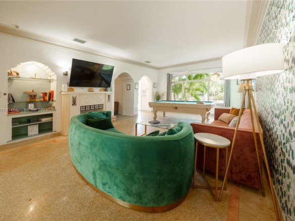 701 Hollywood Blvd # 701, Hollywood FL 33019 — #A11856621