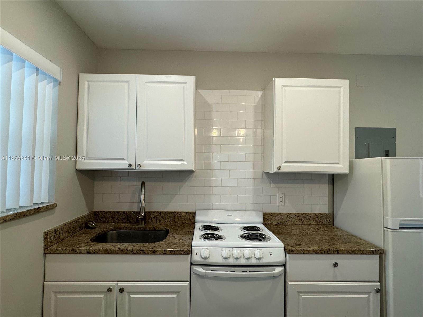 84b12bae-6427 716 SE 14th Ct #1-4, Fort Lauderdale FL 33316 — #A11856841
