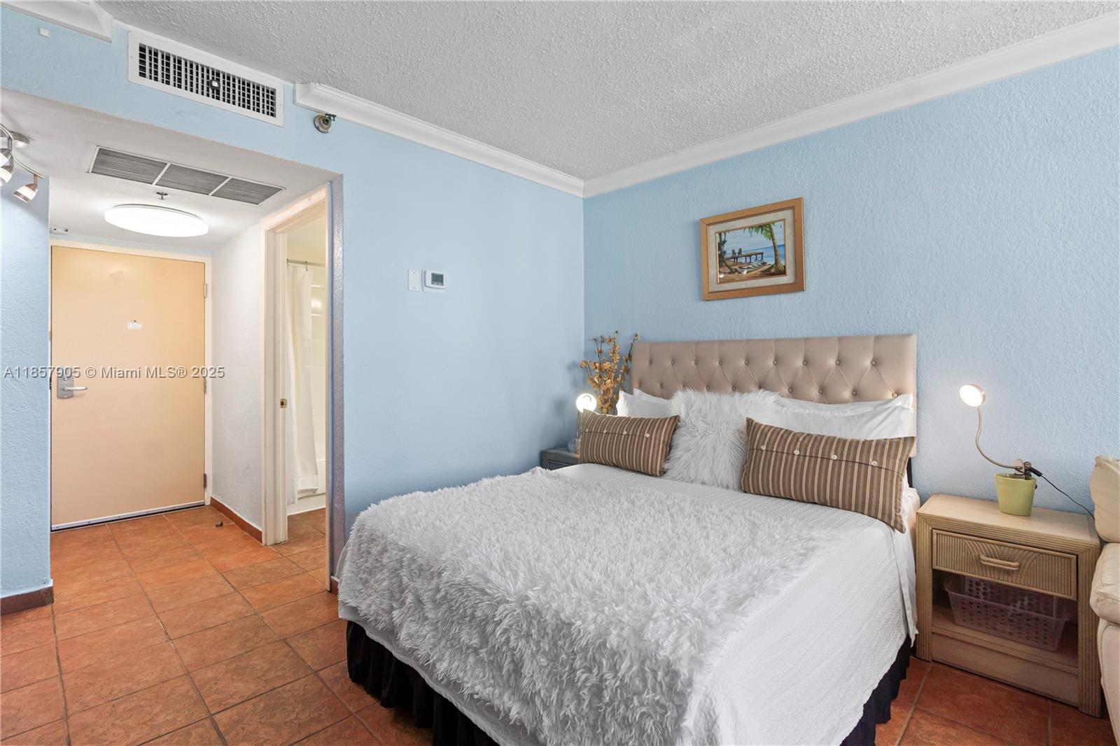 84b12bae-6473 19201 Collins Ave # 129, Sunny Isles Beach FL 33160 — #A11857905