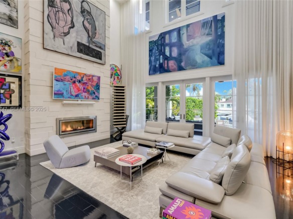 701 Bella Vista Ave, Coral Gables FL 33156 — #A11859747