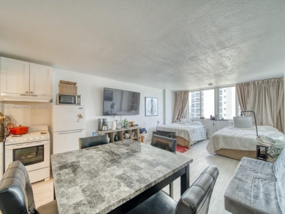 19201 Collins Ave # 822, Sunny Isles Beach FL 33160 — #A11859775