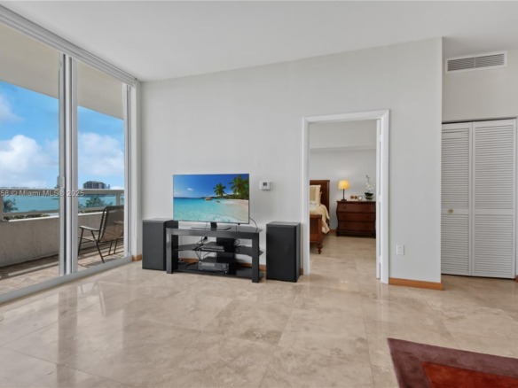1800 N Bayshore Dr # 509, Miami FL 33132 — #A11859858