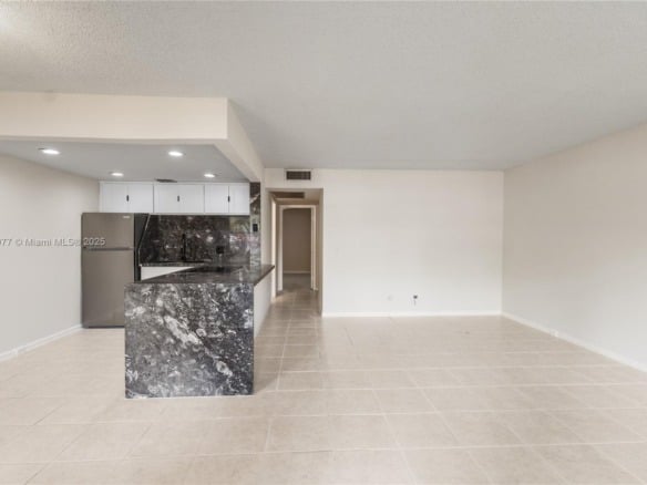 251 SW 132 way # 114H, Pembroke Pines FL 33027 — #A11860077