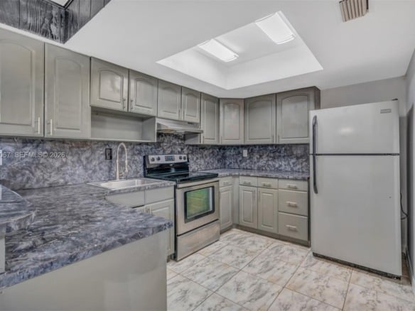 94 Pleasant Hill Ln, Tamarac FL 33319 — #A11860067