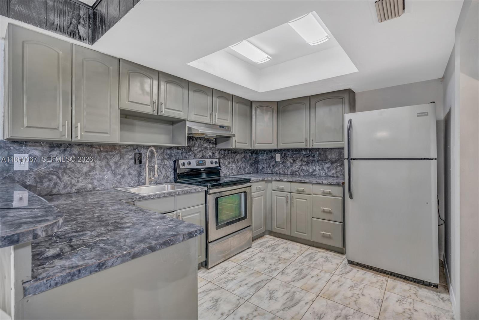 94 Pleasant Hill Ln, Tamarac FL 33319 — #A11860067