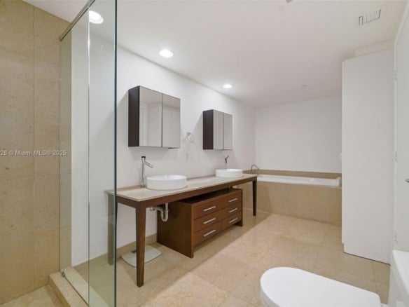495 Brickell Ave # 402, Miami FL 33131 — #A11861328