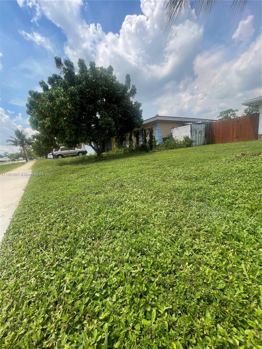 8203 NW 73rd Ter, Tamarac FL 33321 — #A11861881