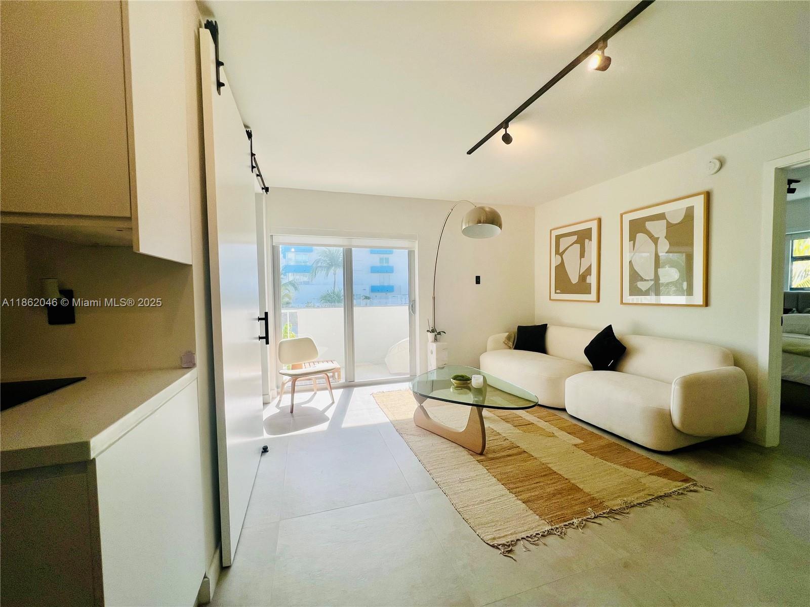 84b12bae-6637 240 Collins Ave # 4A, Miami Beach FL 33139 — #A11862046