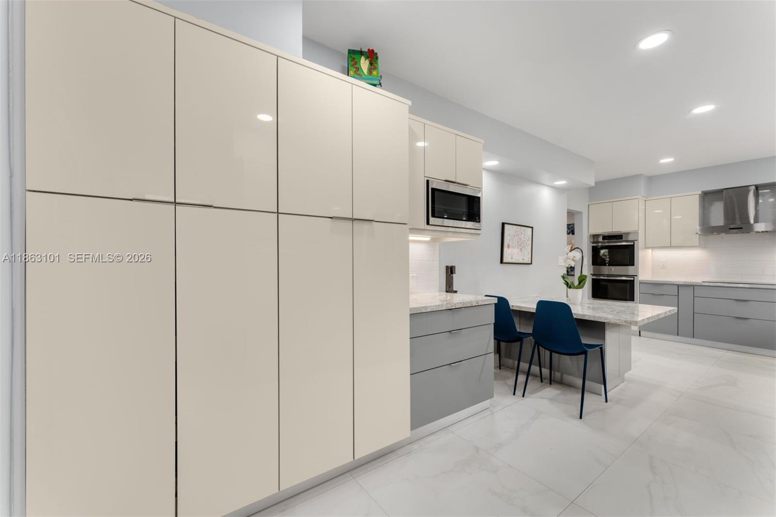 84b12bae-6686 1410 Cleveland Rd, Miami Beach FL 33141 — #A11863101