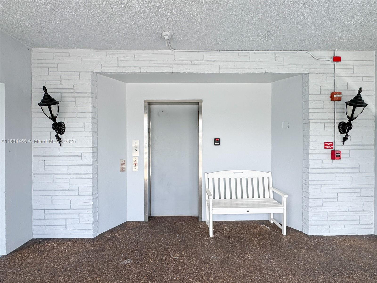 84b12bae-6761 2300 Park Ln # 105, Hollywood FL 33021 — #A11864469