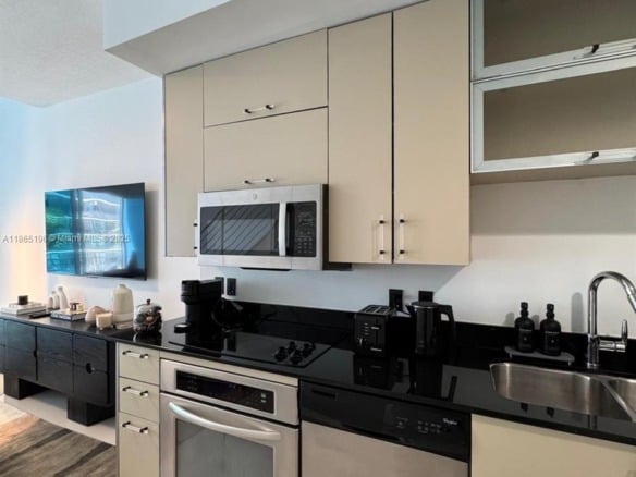 60 SW 13th St # 1406, Miami FL 33130 — #A11865196