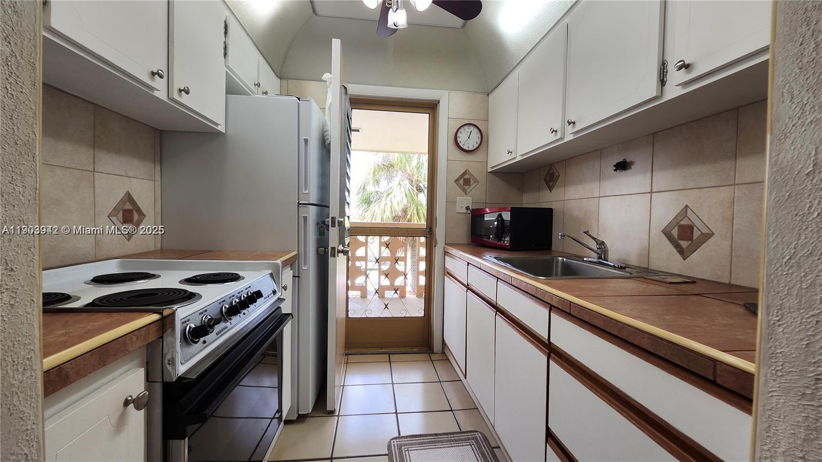 84b12bae-680 16901 NE 13th Ave # 306, Miami FL 33162 — #A11903942