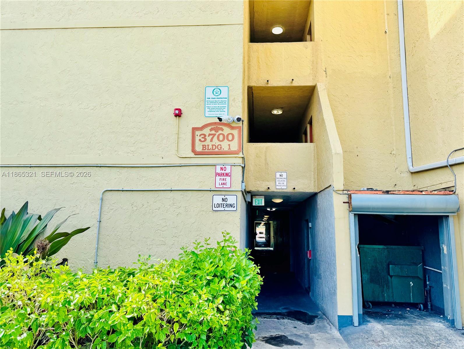 84b12bae-6803 3700 NW 21st St # 109, Lauderdale Lakes FL 33311 — #A11865321