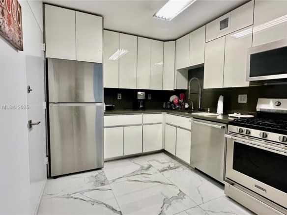2030 S Ocean Dr # 1022, Hallandale Beach FL 33009 — #A11865504