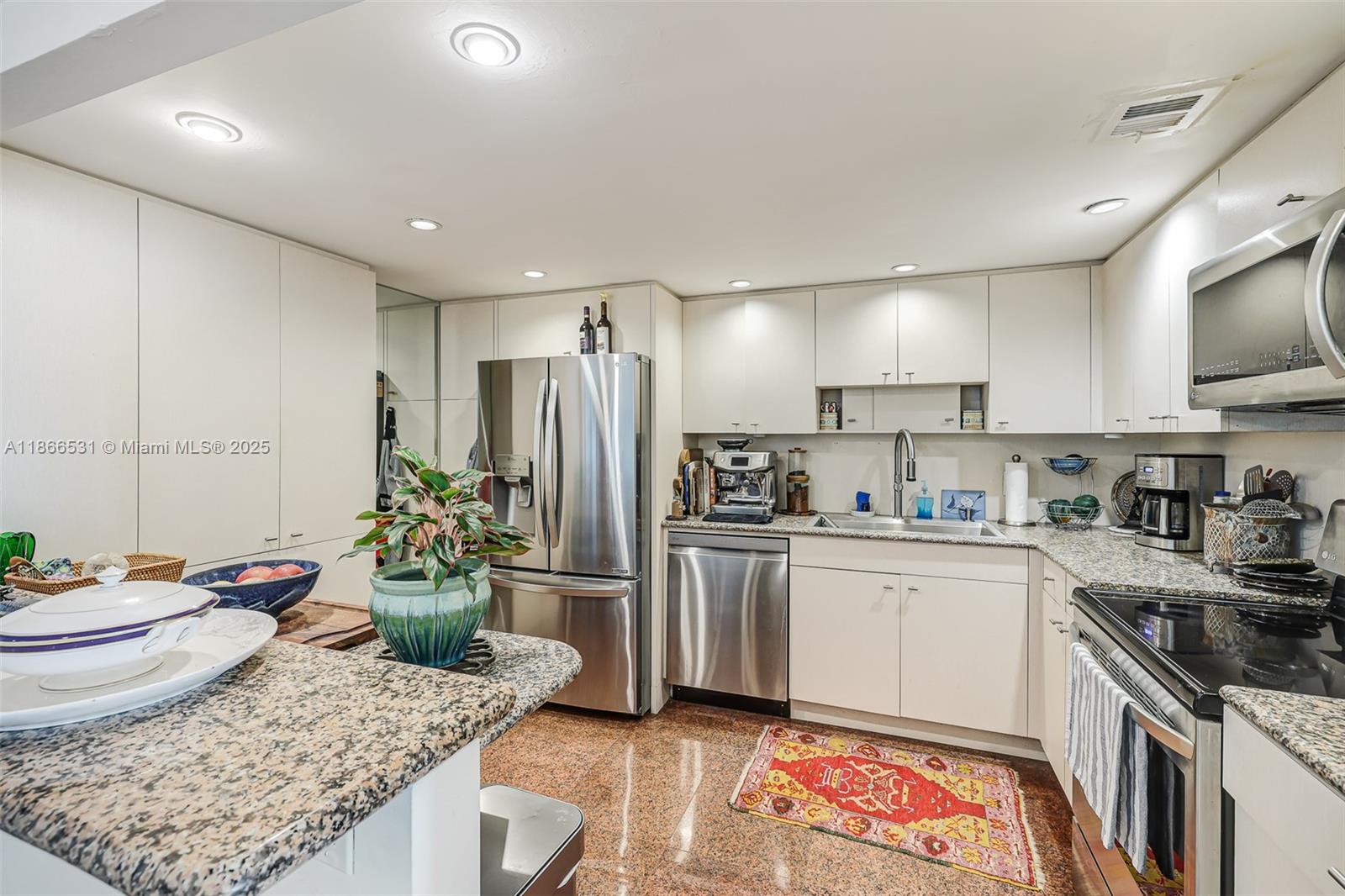 84b12bae-6853 2 Grove Isle Dr # B1603, Miami FL 33133 — #A11866531