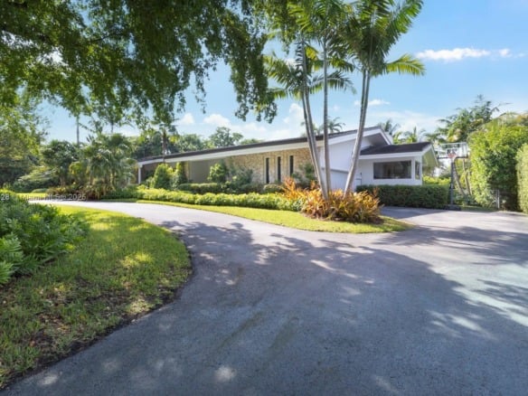 5780 Las Palmas Dr, Coral Gables FL 33156 — #A11866528