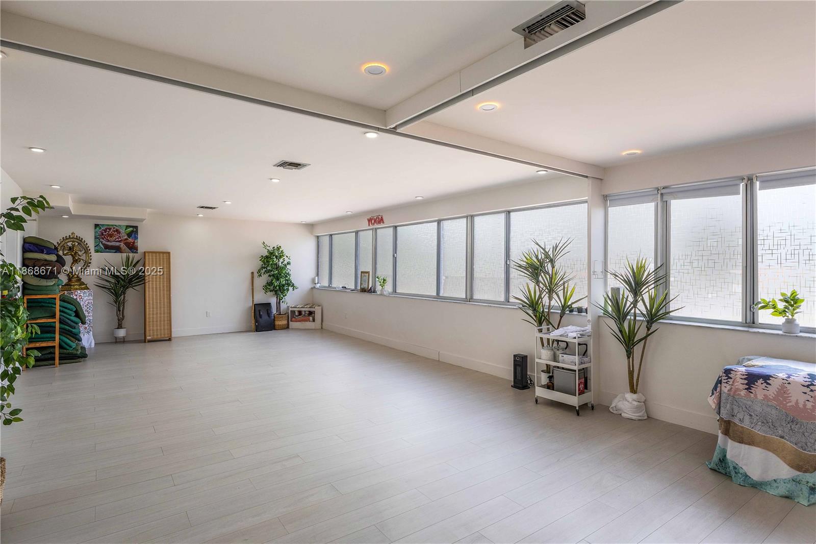 84b12bae-6912 1385 SW 22nd St # 201, Miami FL 33145 — #A11868671