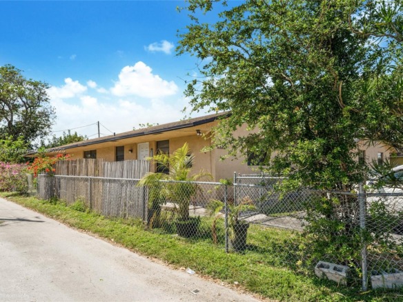 1734 N 16th Ct, Hollywood FL 33020 — #A11905653