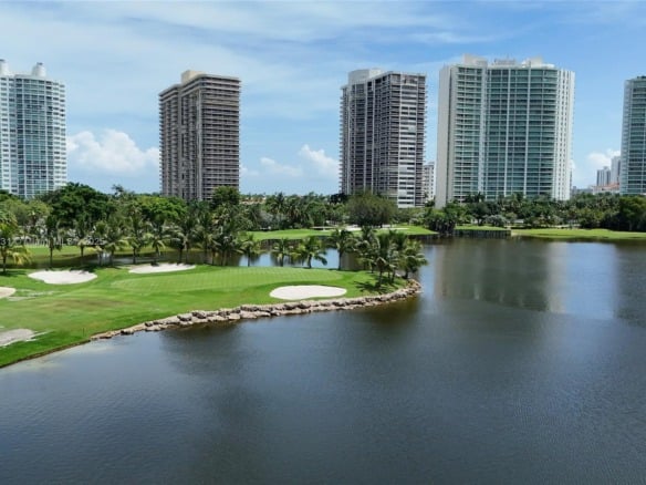 3675 N Country Club Dr # 204, Aventura FL 33180 — #A11870231
