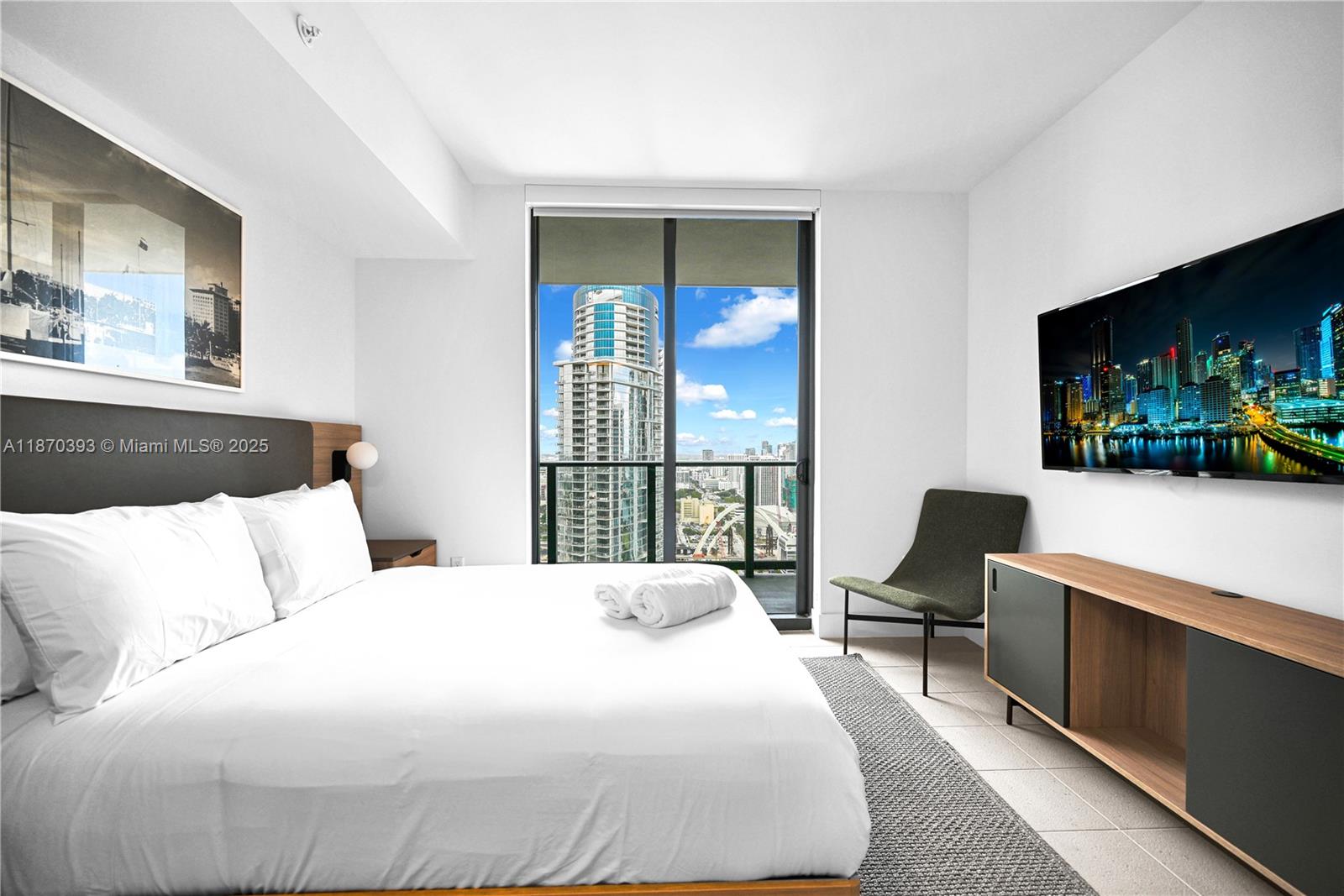 84b12bae-7000 159 NE 6th St # 3901, Miami FL 33132 — #A11870393