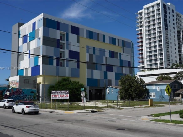 215 NE 25 STREET, Miami FL 33137 — #A11870480