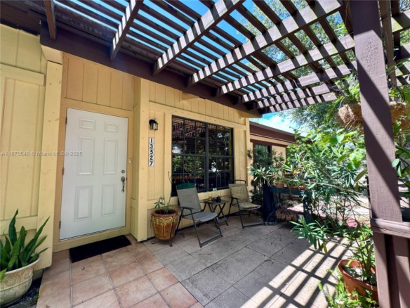 13527 SW 101st Ln, Miami FL 33186 — #A11870548