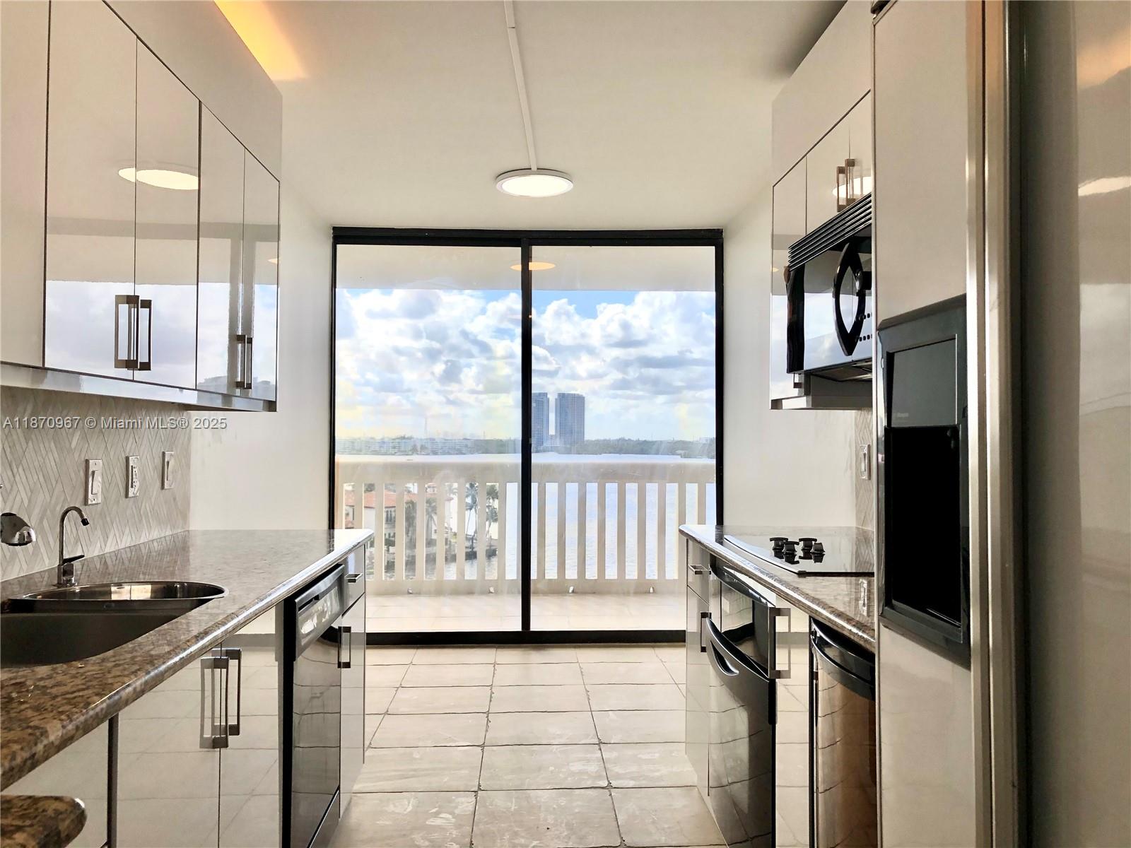 84b12bae-7034 1000 W Island Blvd # 712, Aventura FL 33160 — #A11870967