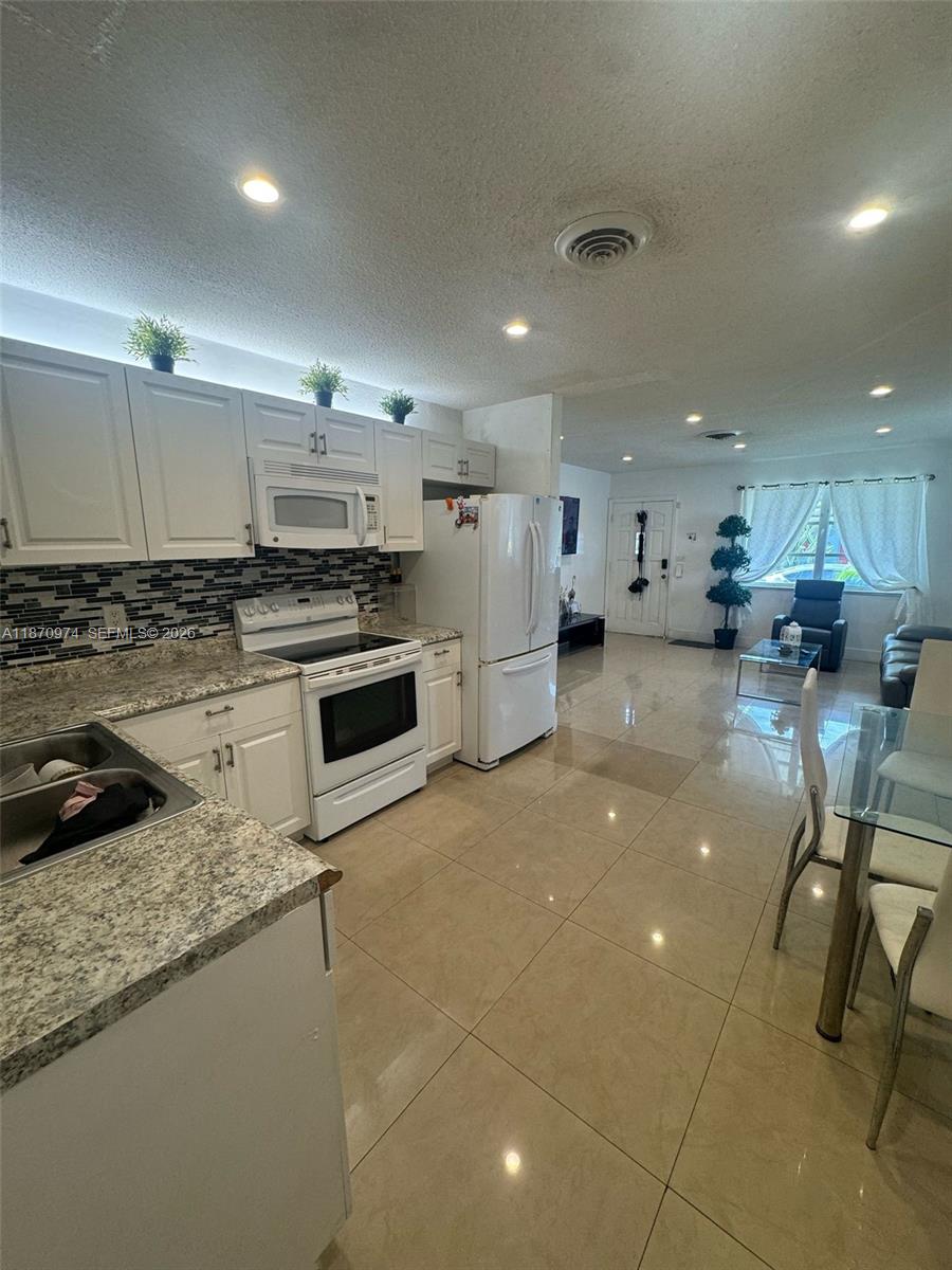 4808 NW 27th Ter, Tamarac FL 33309 — #A11870974