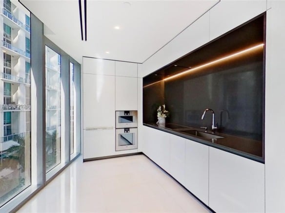 300 Biscayne Blvd Way # 506E, Miami FL 33131 — #A11871631