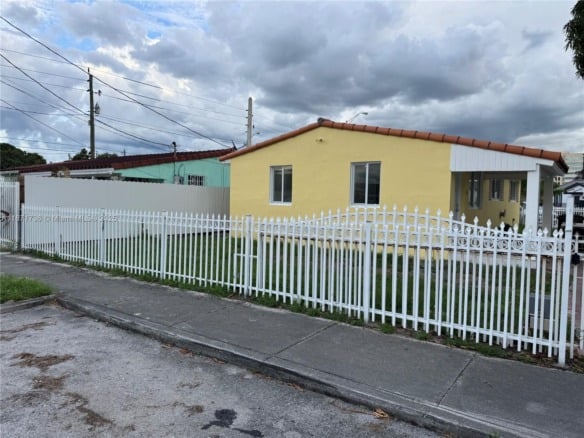 685 SE Park Dr, Hialeah FL 33010 — #A11871736