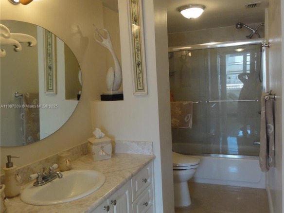 18061 Biscayne Blvd, Aventura FL 33160 — #A11907509