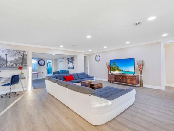 5740 NE 19th Ave, Fort Lauderdale FL 33308 — #A11873547