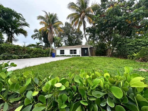 1645 NE 175th St, North Miami Beach FL 33162 — #A11838327