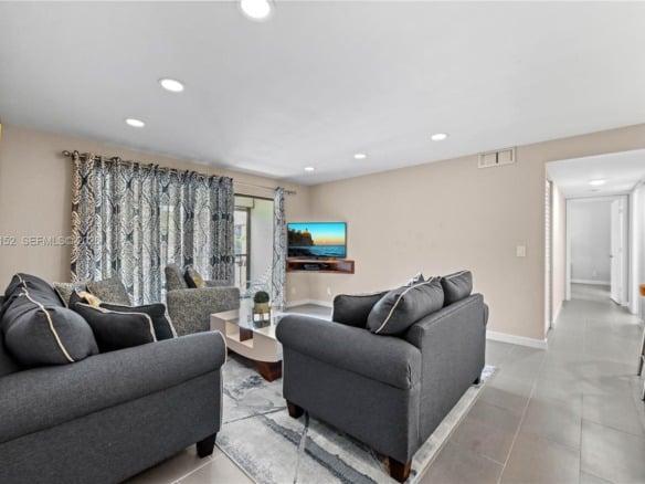 812 Sky Pine Way # C2, Green Acres FL 33415 — #A11874152