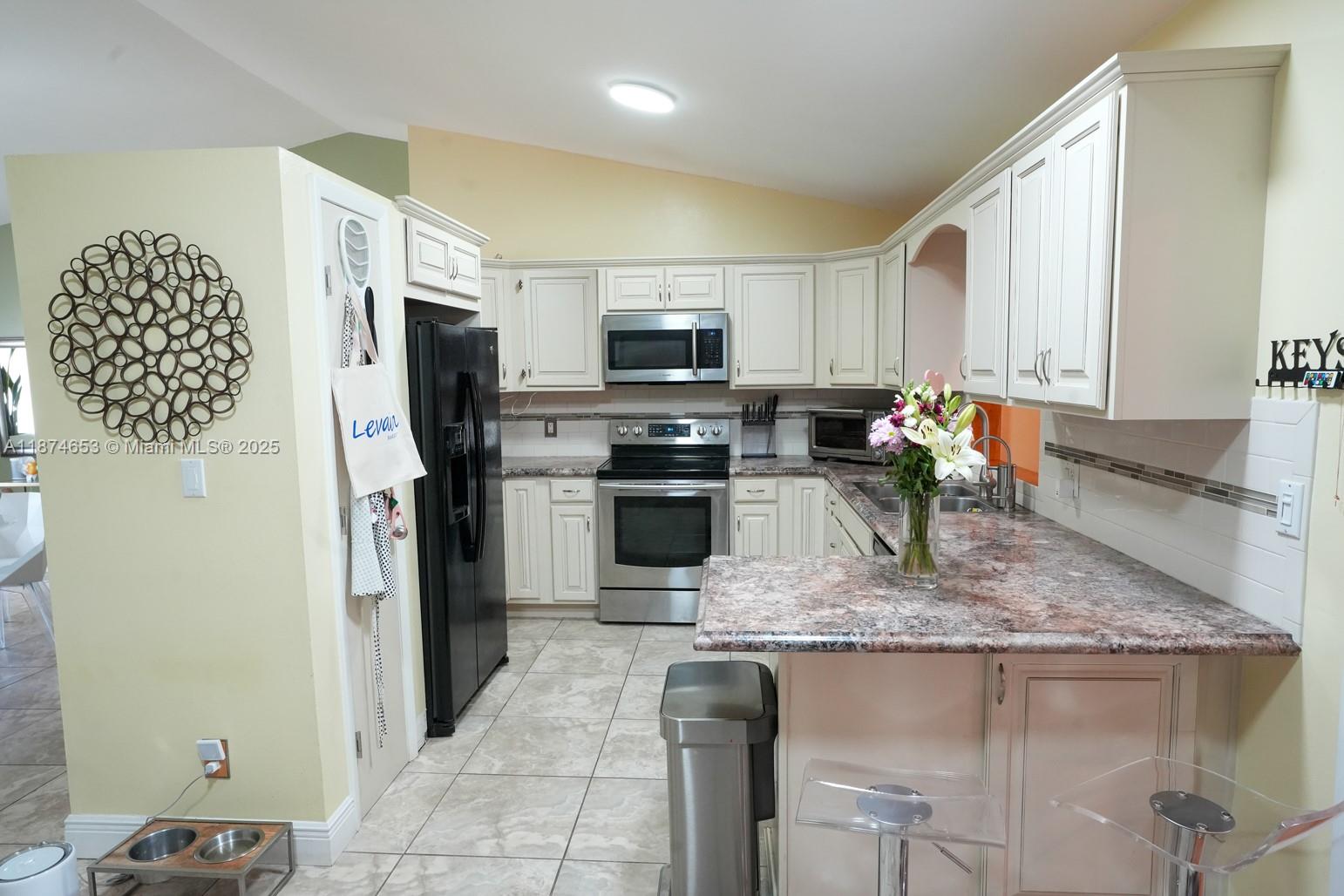 2304 SE 8TH TER, Cape Coral FL 33990 — #A11874653