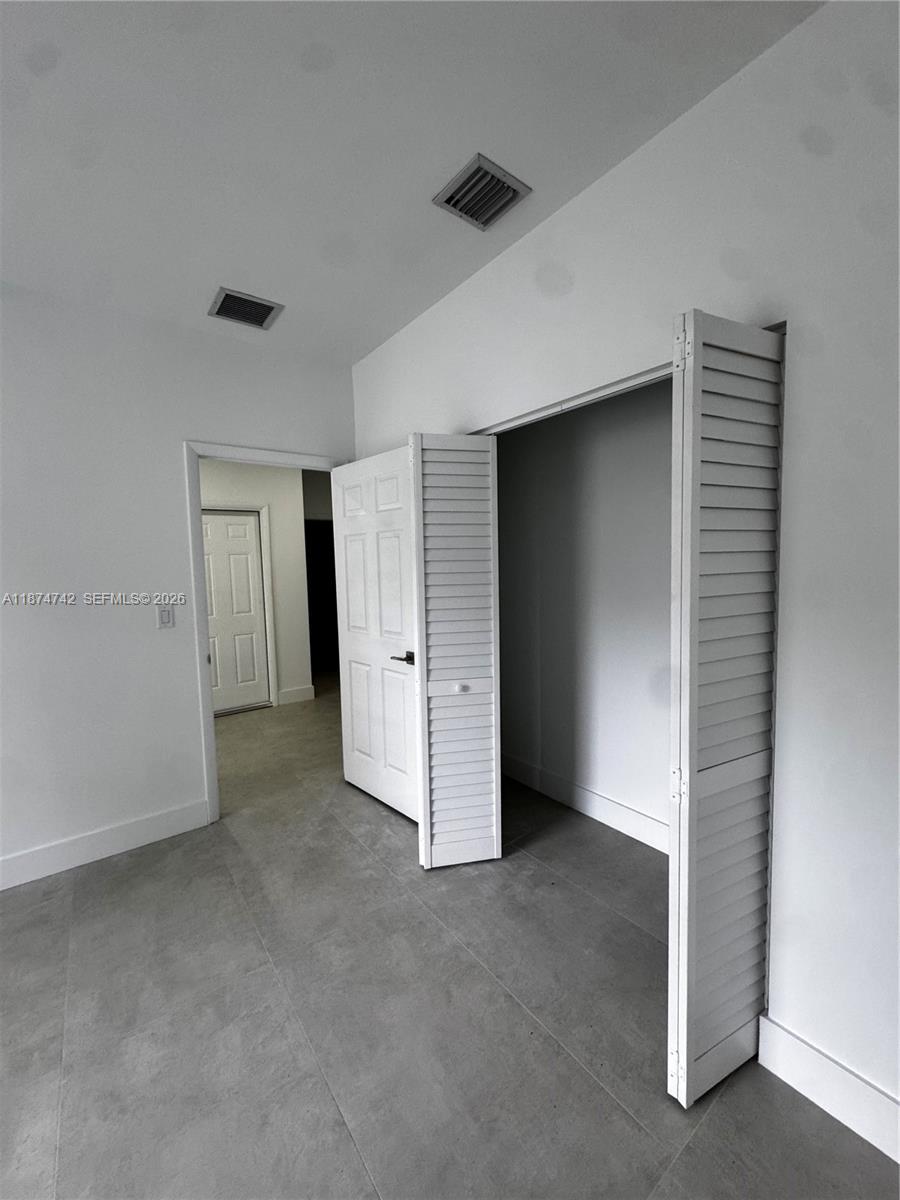 84b12bae-7214 2541 NW 9th St, Fort Lauderdale FL 33311 — #A11874742