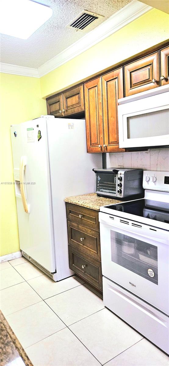 84b12bae-7223 5704 SW 37th St, West Park FL 33023 — #A11875036