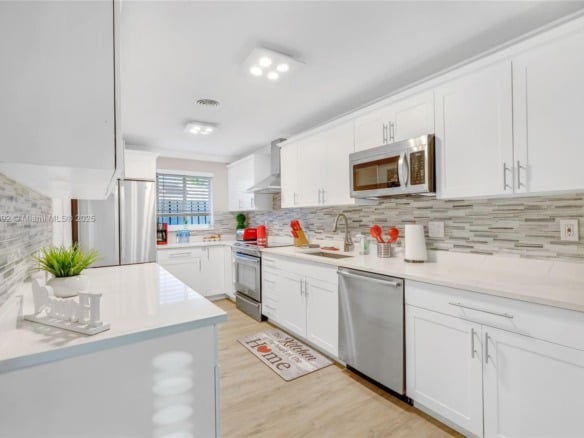 5740 NE 19th Ave, Fort Lauderdale FL 33308 — #A11875392