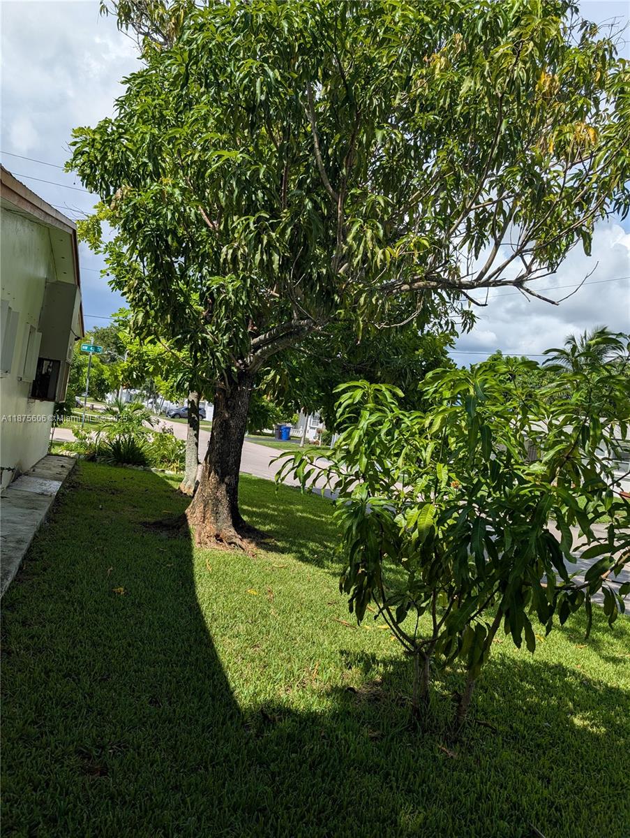 84b12bae-7252 4550 NW 43rd St, Lauderdale Lakes FL 33319 — #A11875606