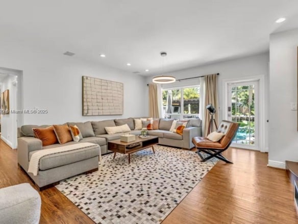 110 SE 11th Ave, Fort Lauderdale FL 33301 — #A11875779