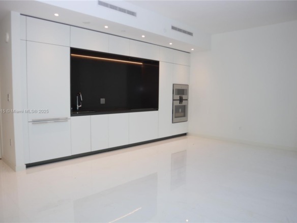 300 Biscayne Blvd Way # 2308, Miami FL 33131 — #A11876415