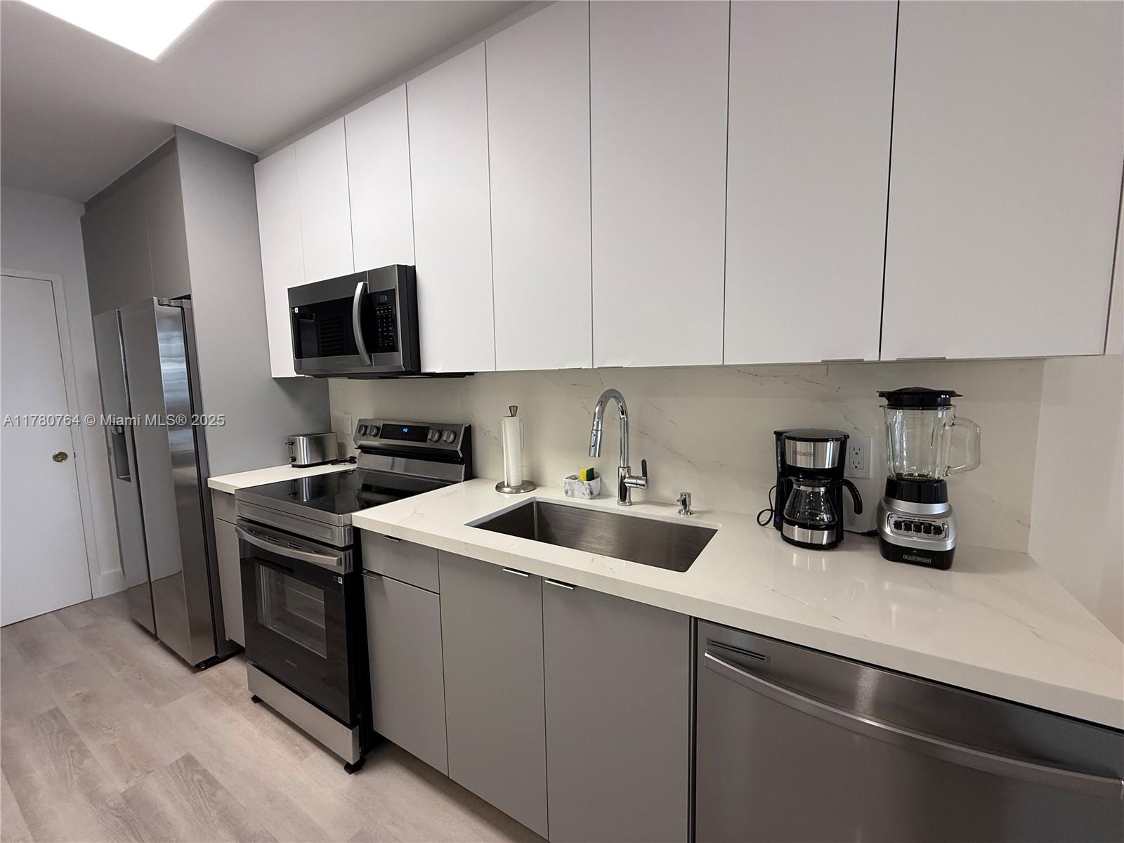 84b12bae-734 100 Lincoln Rd # 1218, Miami Beach FL 33139 — #A11780764