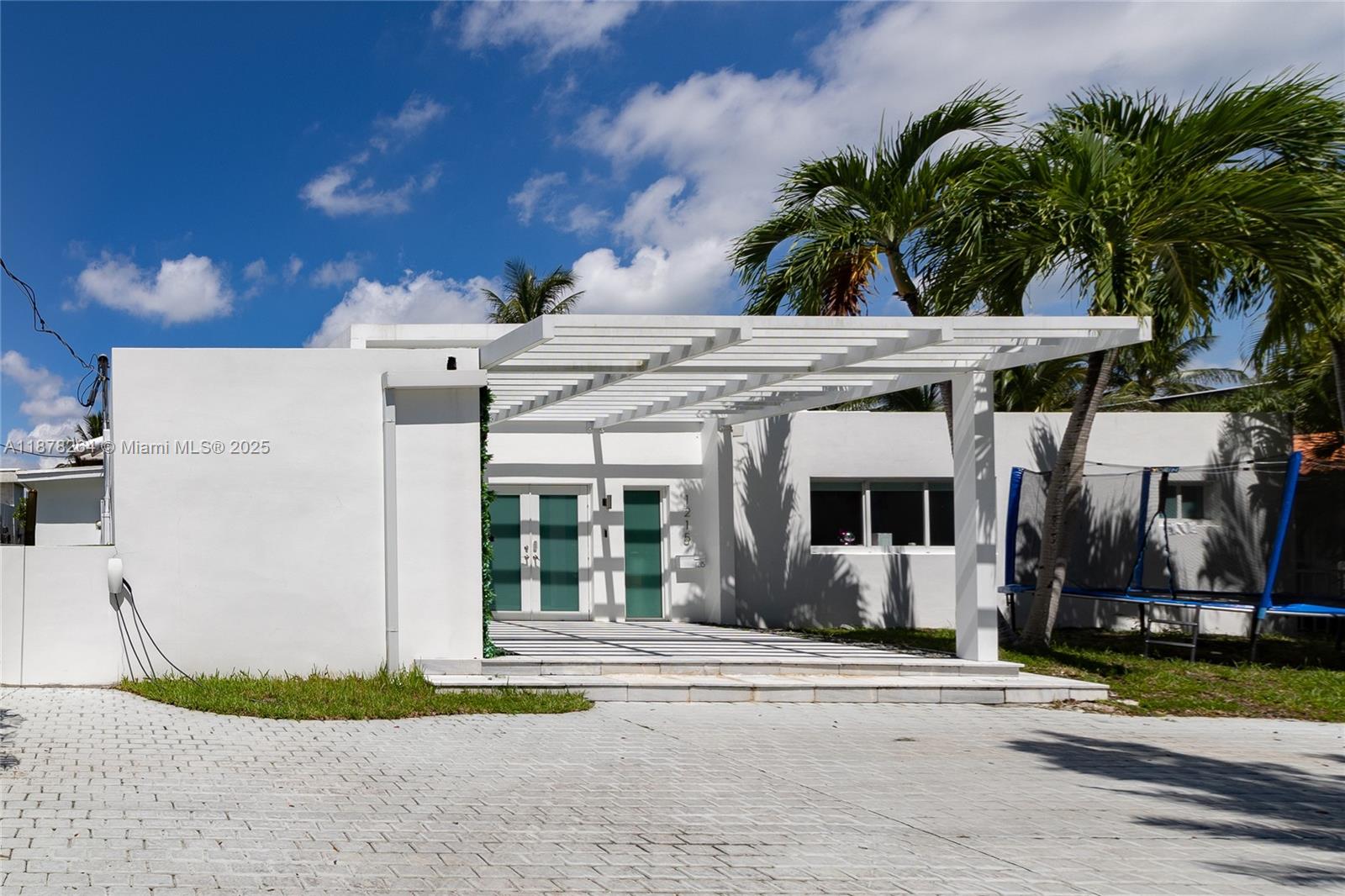 84b12bae-7385 1215 N Biscayne Point Rd, Miami Beach FL 33141 — #A11878264