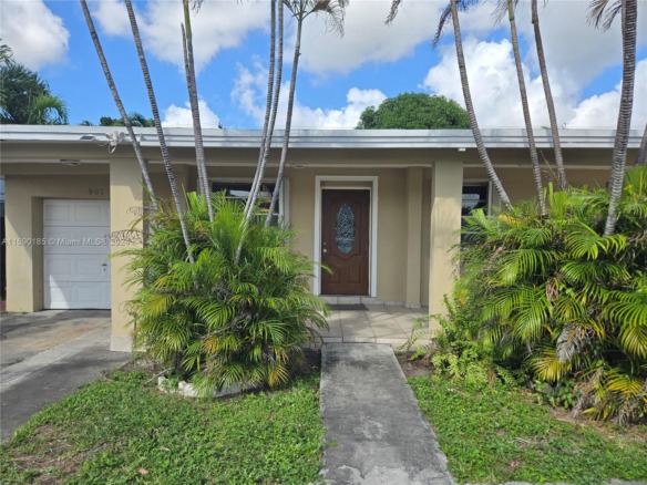 961 E 32nd St, Hialeah FL 33013 — #A11690185