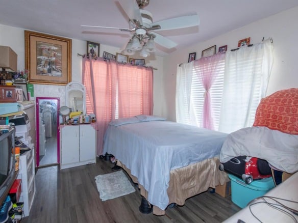 922/928 S Dixie Highway, FL 33460 — #R10891700