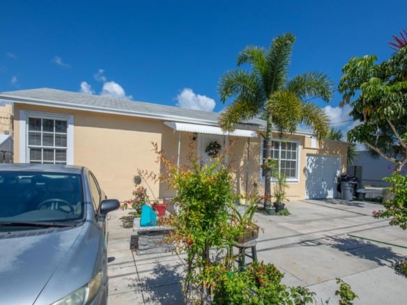 922 S Dixie Highway, FL 33460 — #R10891698