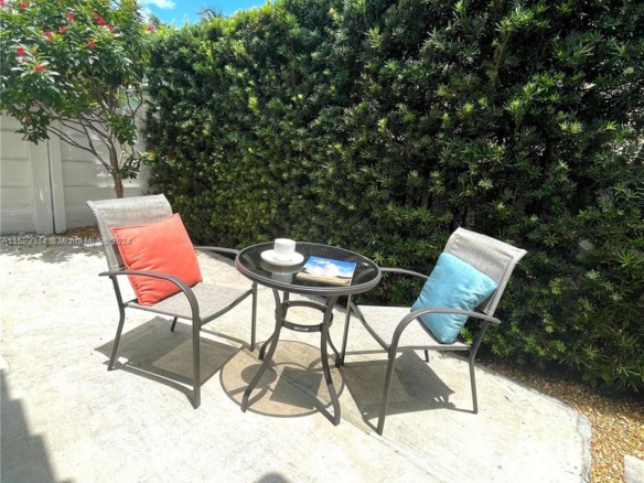 331 Desoto St, Hollywood FL 33019 — #A11523344