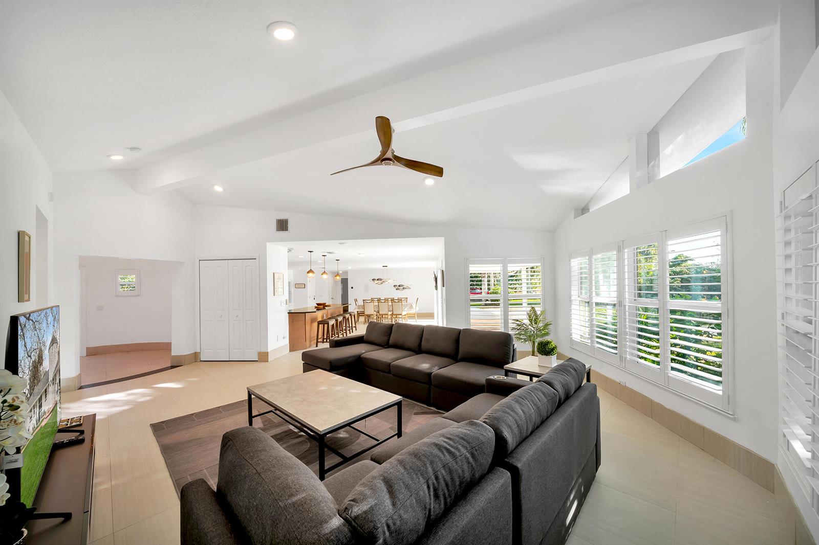 84b12bae-7480 3781 S 25th Street, Fort Pierce FL 34981 — #R10946487