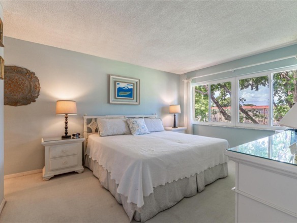 671 S Hollybrook Drive # 306, Pembroke Pines FL 33025 — #F10452219