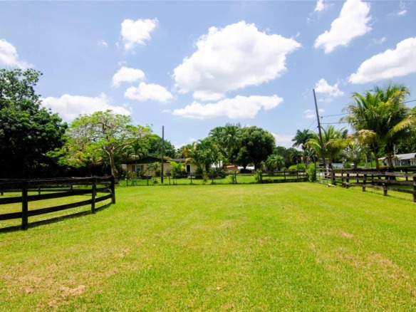 1765 Back Lot SW Back 112th Avenue, Davie FL 33325 — #F10458508